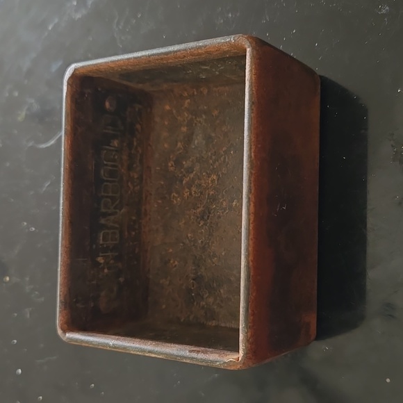 2 PIECES OF JAN BARBOGLIO METAL CRAFTS PLATE AND BOX - Picture 6 of 11